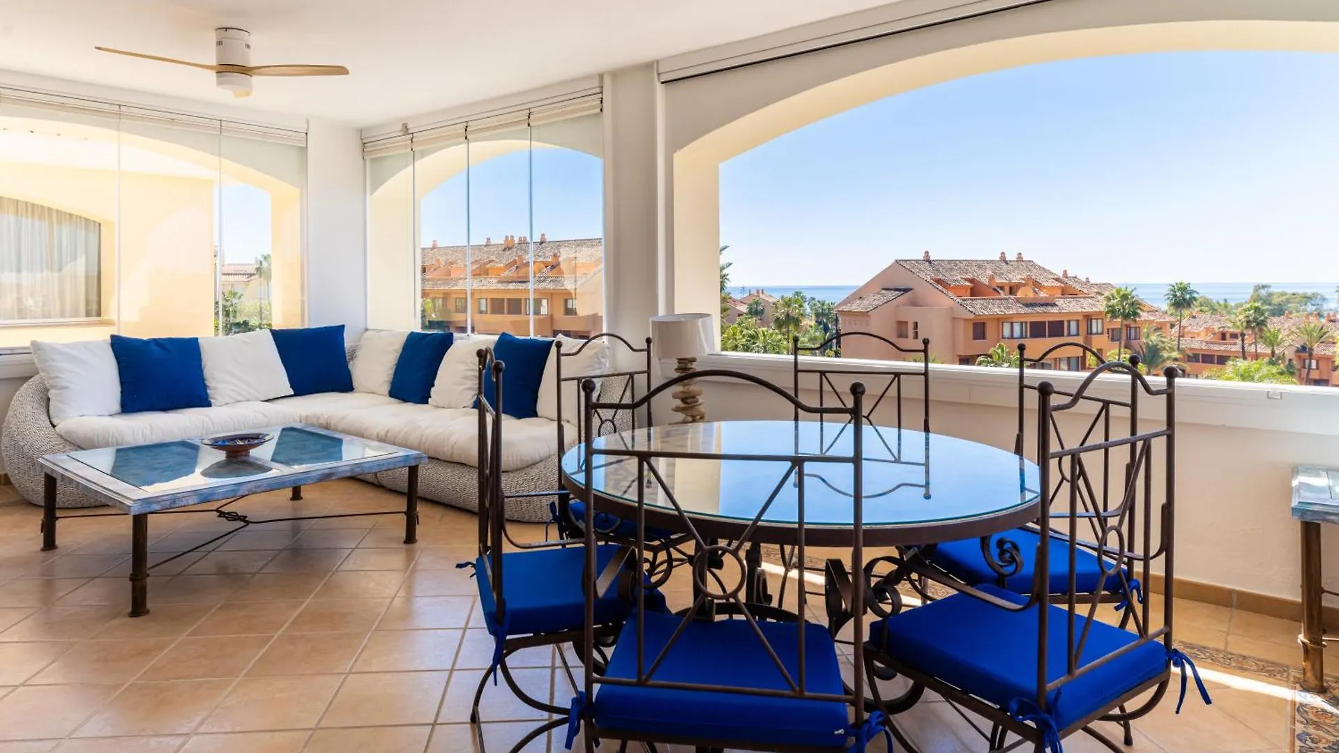 Fantastico Atico Duplex En Marbella, Con Vistas Al Mar Y A 300 Metros De La Playa Apartman